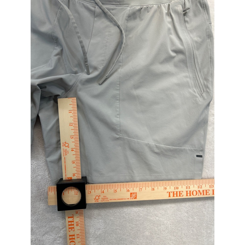 Lululemon Shorts Mens XL Grey License to Train 7" Graphic Athletic Linerless - Picture 6 of 6